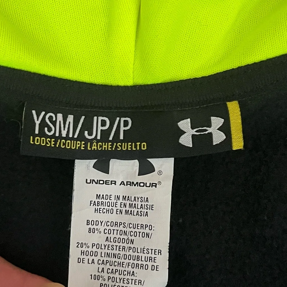 {Under Armour} Sweatshirt Hoodie Jacket in Black - Boys Small